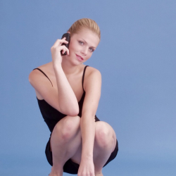 Blondes Model strippt!