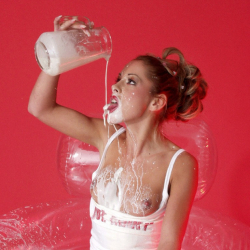 Milch-Titten!